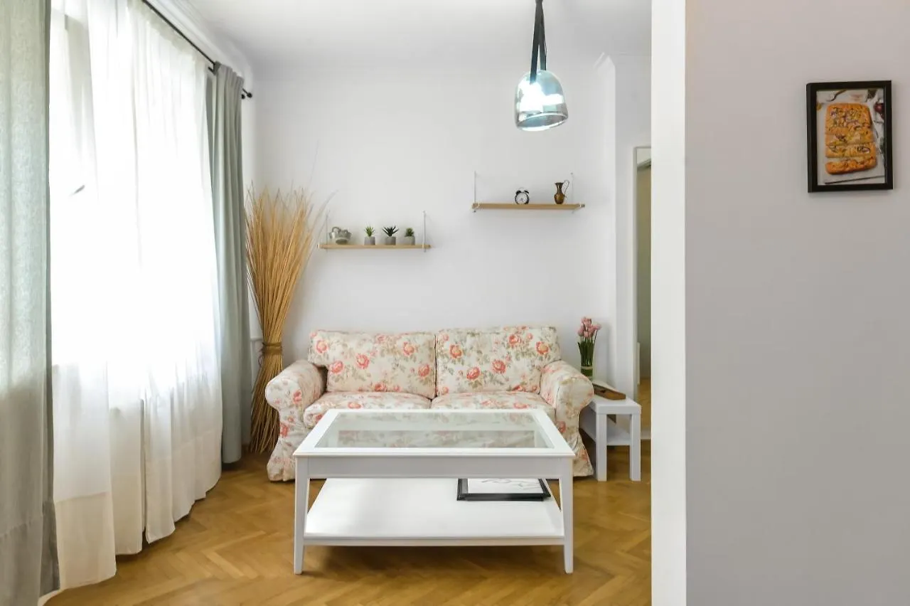Floral Studio Retreat In Sofia City Center By Flat Mаnager Bulgária